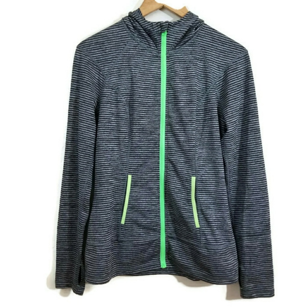 SALE 3/$15 Lukka Hoodie sz M